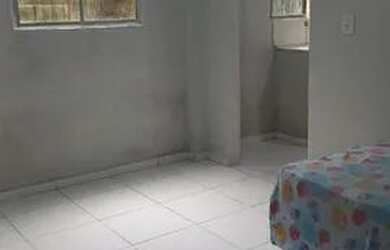 Imagem: A casa possui 1 Dormitório, 1 Banheiro, Imóvel novo e está