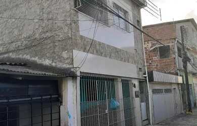 Imagem: A casa possui 2 Dormitórios, 2 Banheiros, 1 Vaga na garagem