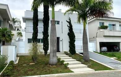 Imagem: A casa em condomínio possui 4 Dormitórios, 5 Banheiros, 5