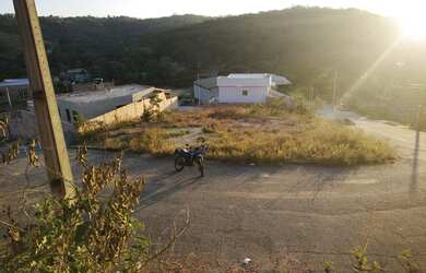 Imagem: O terreno possui 200m² de Área e está localizado em São