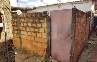 Imagem: O depósito possui 420m² de Área e está localizado em Custódio