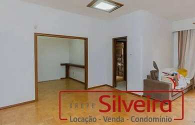 Imagem: A casa possui 3 Dormitórios, 3 Banheiros, 2 Vagas na garagem