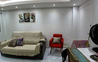 Imagem: O apartamento possui 2 Dormitórios, 1 Banheiro, 1 Vaga na garagem