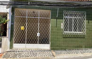 Imagem: A casa possui 2 Dormitórios, 1 Banheiro, 1 Vaga na garagem