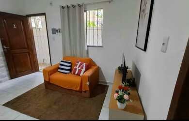 Imagem: A casa possui 2 Dormitórios e 1 Banheiro e está localizado