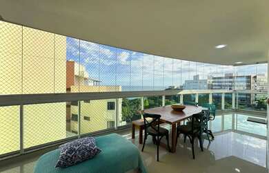 Imagem: O apartamento possui 3 Dormitórios, 1 Banheiro, 2 Vagas na