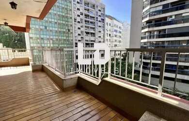 Imagem: O apartamento possui 2 Dormitórios, 3 Banheiros, 2 Vagas na