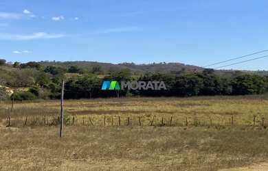 Imagem: A fazenda possui 430m² de Área e está localizado em Monjolos