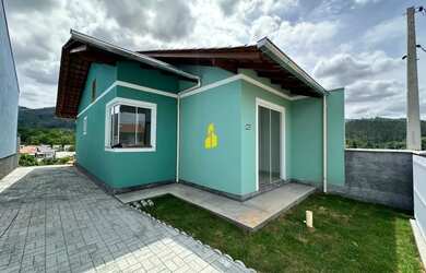 Imagem: A casa possui 2 Dormitórios, 2 Banheiros, 48m² de Área e