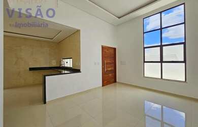 Imagem: A casa possui 2 Dormitórios, 2 Banheiros, 2 Vagas na garagem