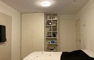 Imagem: O apartamento possui 3 Dormitórios, 1 Banheiro, 3 Vagas na