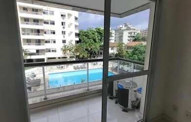 Imagem: O apartamento possui 2 Dormitórios, 2 Banheiros, 1 Vaga na