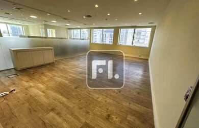 Imagem: O depósito possui 3 Vagas na garagem e 125m² de Área e está