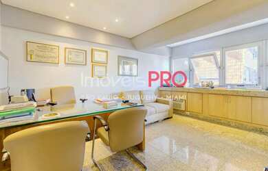 Imagem: O depósito possui 1 Vaga na garagem e 57m² de Área e está