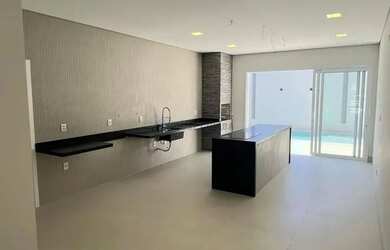 Imagem: A casa em condomínio possui 3 Dormitórios, 4 Banheiros, 4