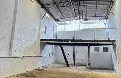 Imagem 5: Aluga-se galpão. 270m² de Áreae5 Vagas na garagem