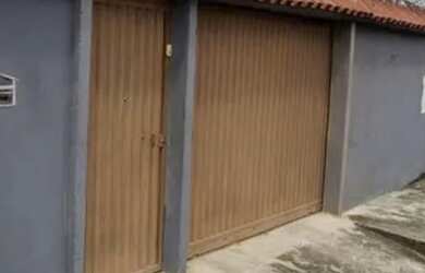 Imagem: A casa possui 3 Dormitórios, 3 Banheiros, 3 Vagas na garagem