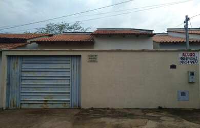 Imagem: A casa possui 2 Dormitórios, 1 Banheiro, 2 Vagas na garagem