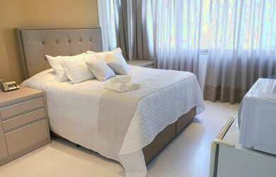 Imagem: O quarto possui 1 Dormitório e está localizado em Barra da