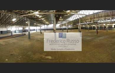 Imagem: O depósito possui 5 Vagas na garagem e 17000m² de Área e