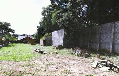 Imagem: O terreno possui 730m² de Área e está localizado em Águas