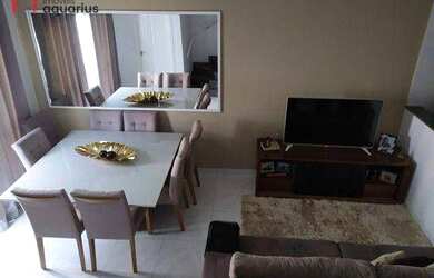 Imagem: A casa em condomínio possui 2 Dormitórios, 3 Banheiros, 2