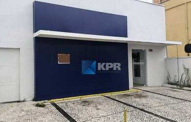 Imagem: O depósito possui 4 Vagas na garagem, 290m² de Área e está