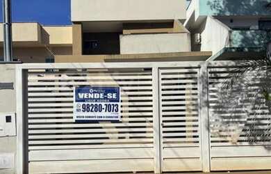 Imagem: A casa possui 3 Dormitórios, 4 Banheiros, 202m² de Área e