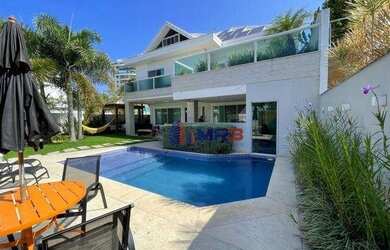 Imagem: A casa em condomínio possui 5 Dormitórios, 5 Banheiros, 5