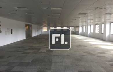 Imagem: O depósito possui 5 Vagas na garagem e 597m² de Área e está