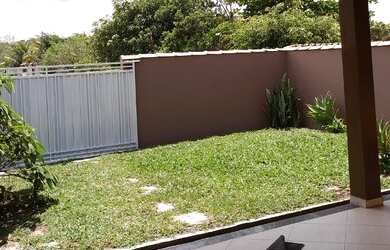 Imagem: A casa possui 2 Dormitórios, 2 Banheiros, 2 Vagas na garagem