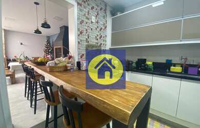 Imagem: A casa em condomínio possui 3 Dormitórios, 3 Banheiros, 2