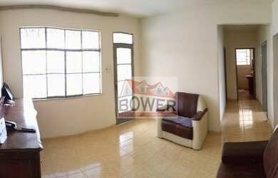 Imagem: A casa possui 3 Dormitórios, 2 Banheiros, 1 Vaga na garagem