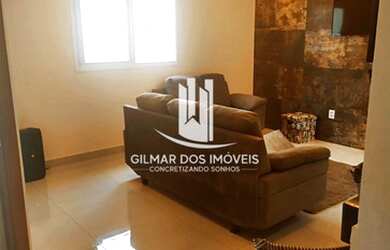 Imagem: A casa possui 2 Dormitórios, 1 Banheiro, 2 Vagas na garagem