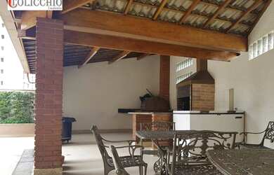 Imagem: O apartamento possui 3 Dormitórios, 1 Banheiro, 2 Vagas na