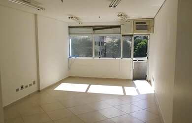 Imagem: O depósito possui 30m² de Área e está localizado em Cerqueira