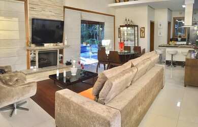 Imagem: A casa em condomínio possui 3 Dormitórios, 5 Banheiros, 4