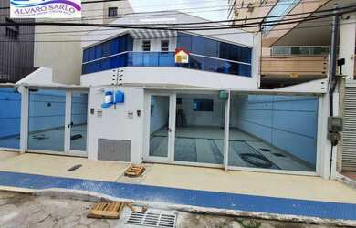 Imagem: A casa em condomínio à venda possui 4 Dormitórios, 5 Banheiros