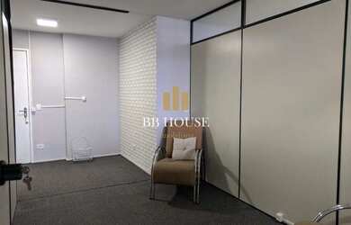 Imagem: O depósito possui 1 Vaga na garagem, 120m² de Área e está