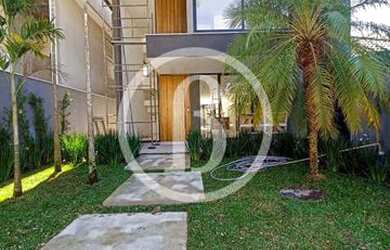 Imagem: A casa em condomínio possui 4 Dormitórios, 5 Banheiros, 4