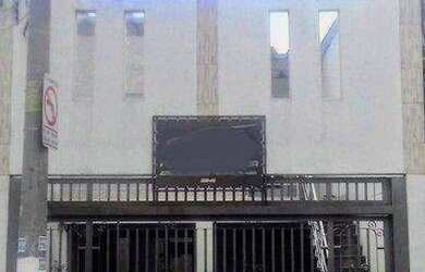 Imagem: O depósito possui 5 Vagas na garagem e 260m² de Área e está