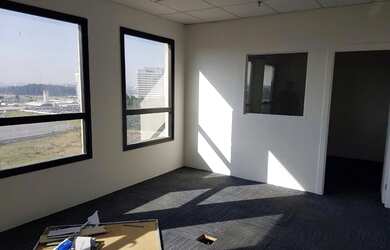 Imagem: O depósito possui 1 Vaga na garagem e 76m² de Área e está