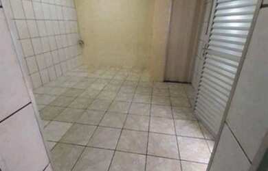 Imagem: A casa possui 1 Dormitório, 1 Banheiro, 32m² de Área e está