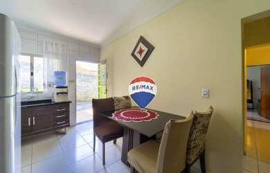 Imagem: A casa possui 2 Dormitórios, 2 Banheiros, 1 Vaga na garagem