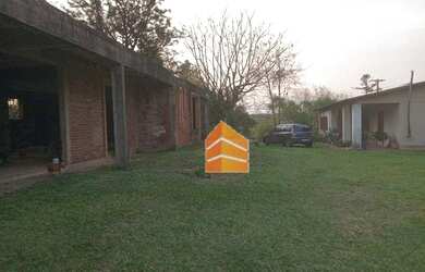 Imagem: A casa em condomínio possui 3 Dormitórios, 1 Banheiro, 3 Vagas