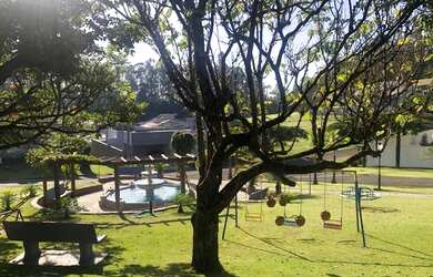 Imagem: O terreno possui 800m² de Área e está localizado em Terras