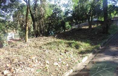 Imagem: O terreno possui 755m² de Área e está localizado em Águas