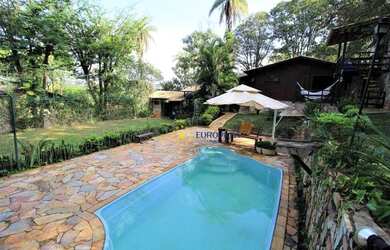 Imagem: A casa em condomínio possui 4 Dormitórios, 3 Banheiros, 220m²