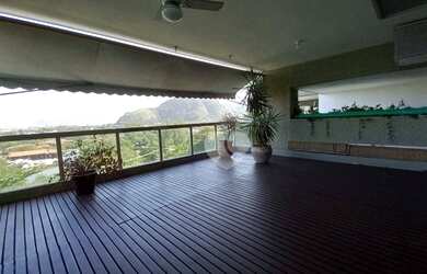 Imagem: O apartamento possui 4 Dormitórios, 3 Banheiros, 2 Vagas na