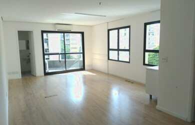 Imagem: O depósito possui 2 Vagas na garagem e 45m² de Área e está